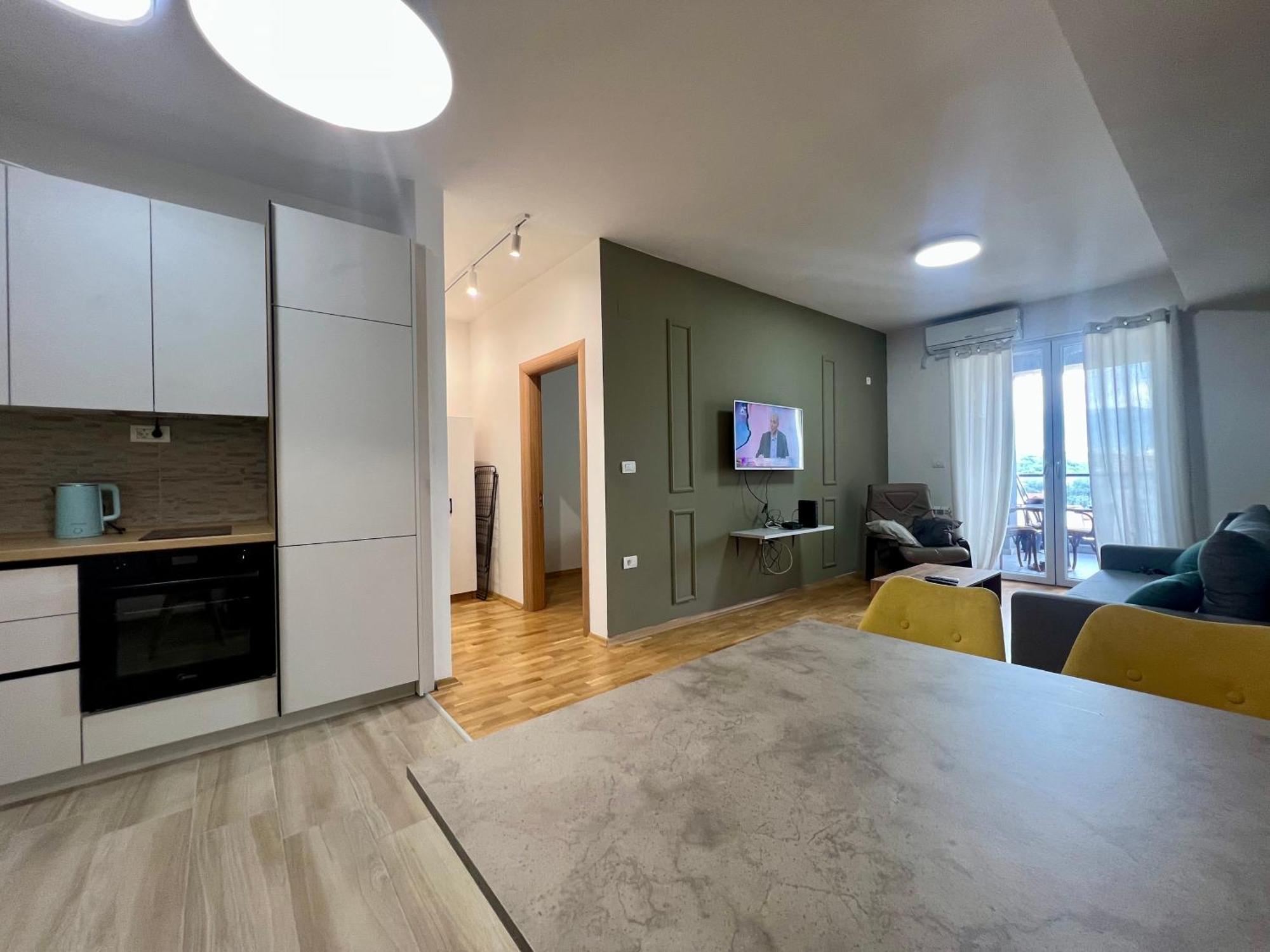 Lush Penthouses - Eluxory Apts