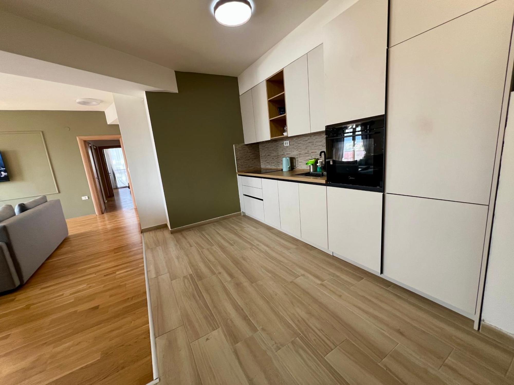 Lush Penthouses - Eluxory Apts *